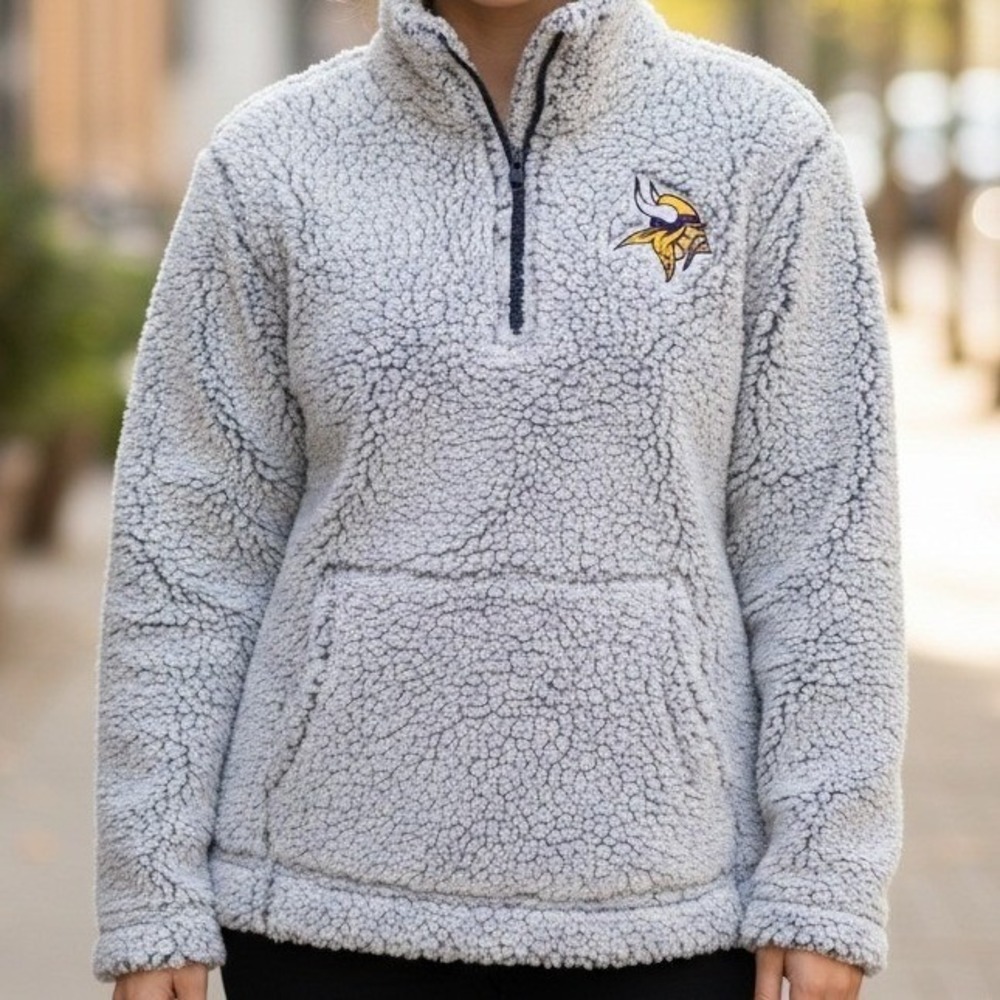 NFL Vikings Women's Light Gray Sherpa Quarter-Zip Pullover with Vikings Patch